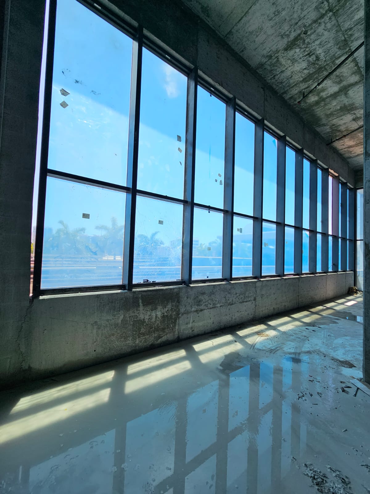 Ventanas de cinta en construcción nueva