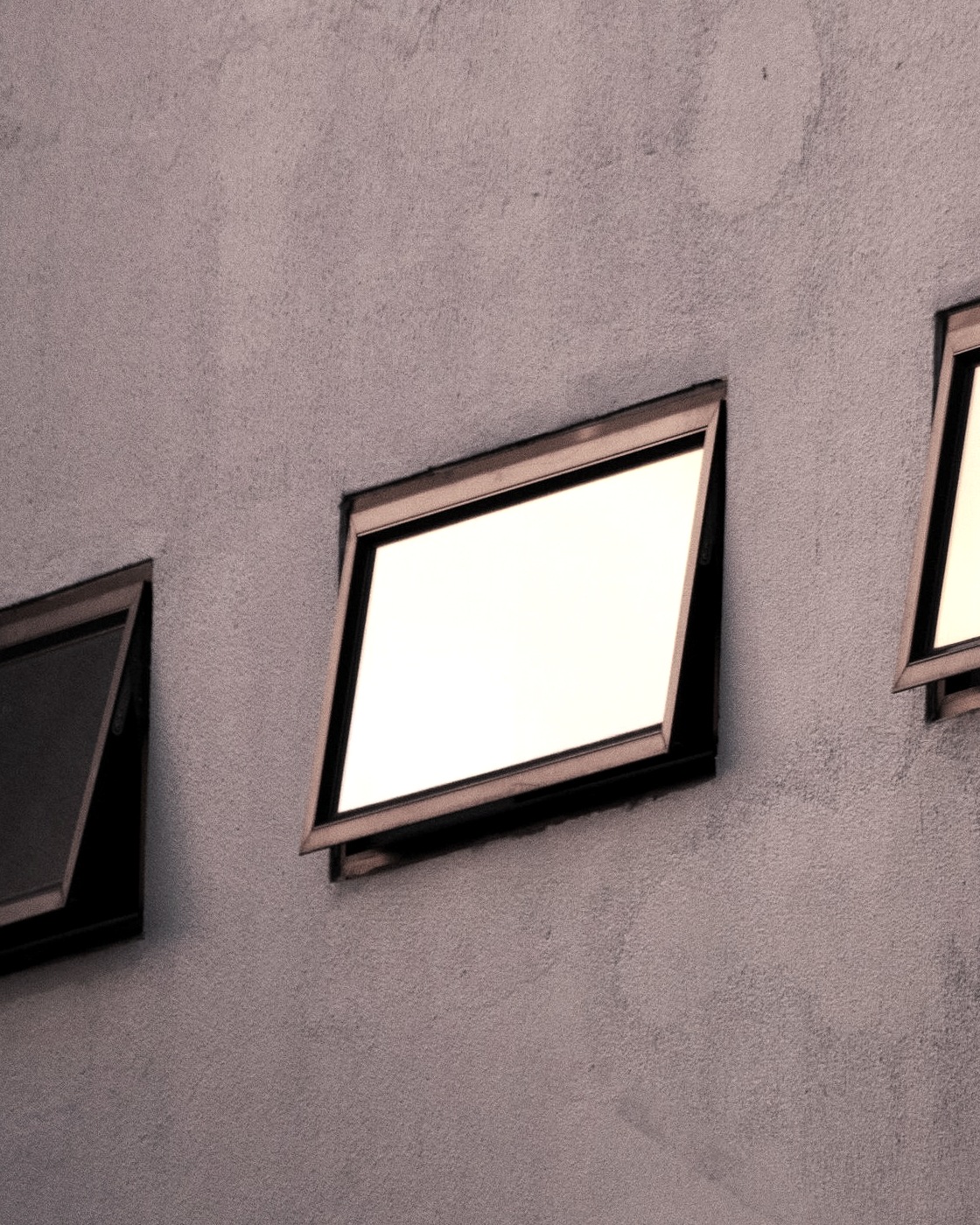 Ventana abatible superior